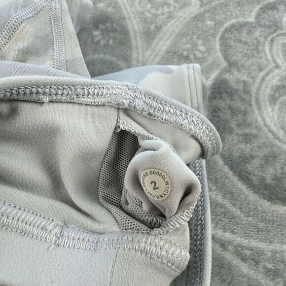 Womens Lululemon Align Tank - Picture 6 of 6